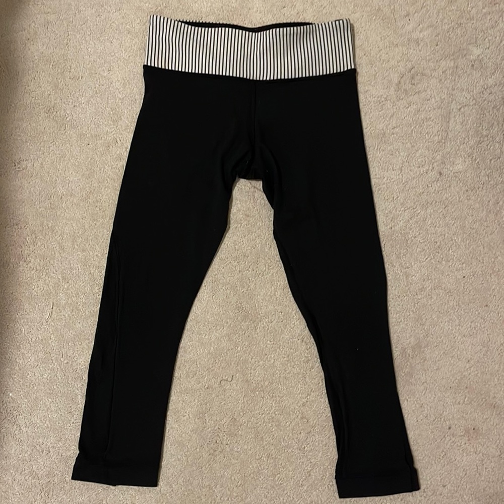 Lululemon cropped black leggings with striped waistband